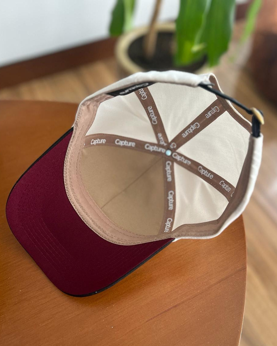 Bajo la visera