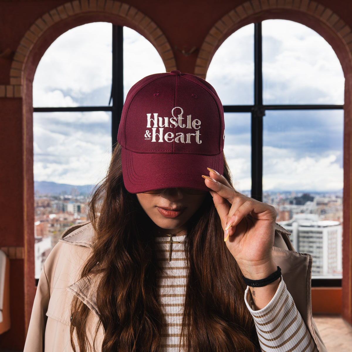 Hustle & Heart en vinotinto